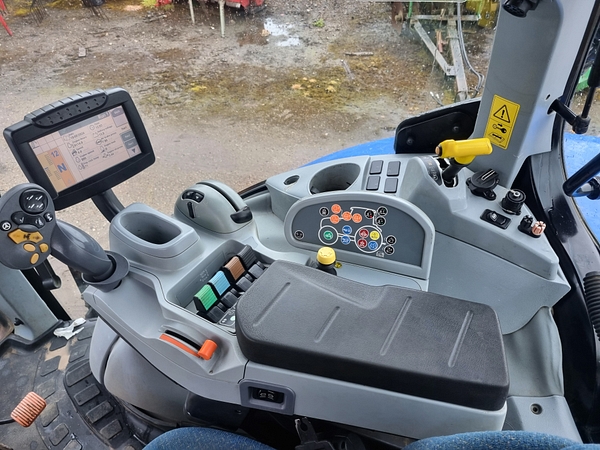 Chris Atkin & Son Ltd - New Holland T6080 RCSW